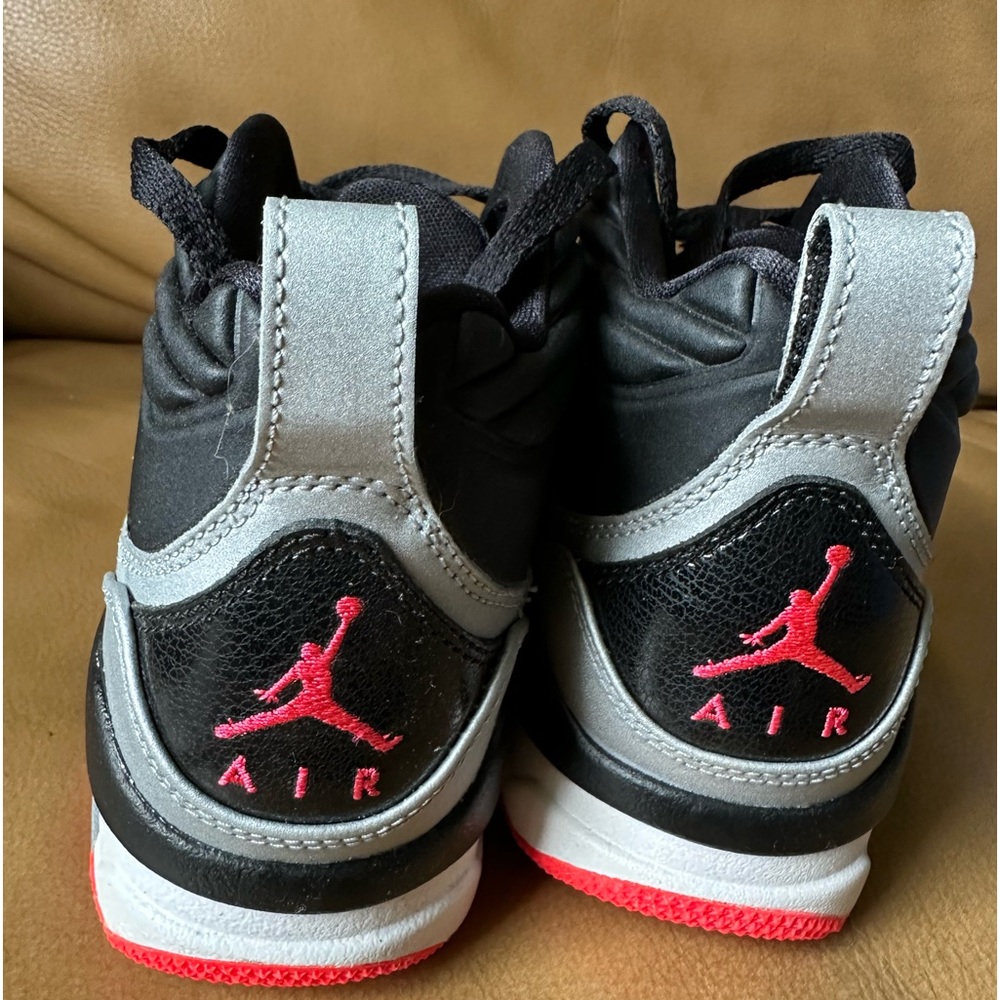 Jordan Flight 9.5 BG size 7 Youth sneakers